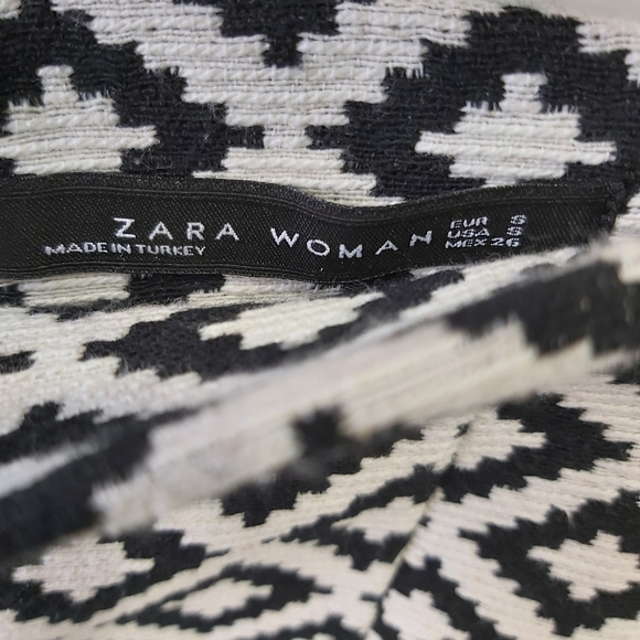 Printed Zara Mini Skirt - Picture 2 of 2